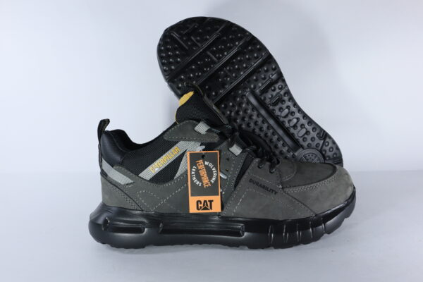 1728492185IMG_9712201.jpg Zapato Cat 1366 Gris